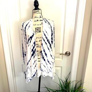 180 White and Navy Design Cardigan